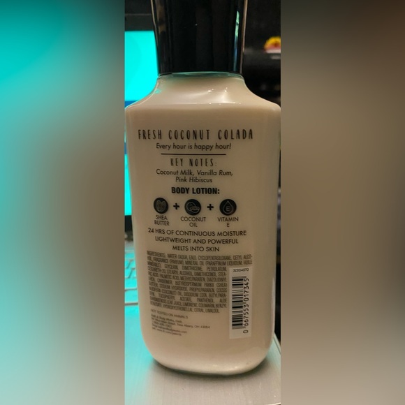 Bath and body Fresh coconut colada body lotion - Picture 2 of 3